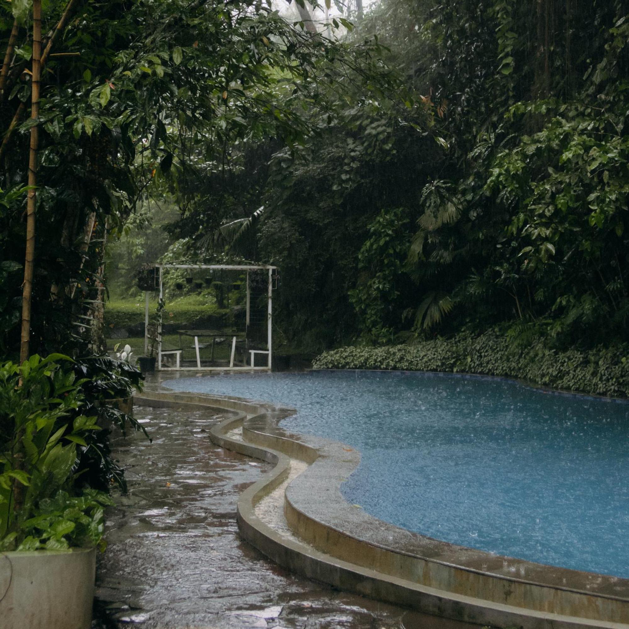 Hotel Habitat Hills Cisarua Exterior foto